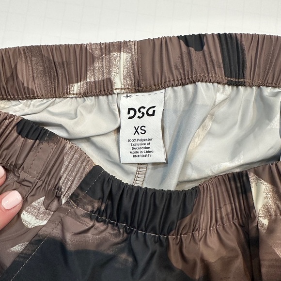 DSG Womens Parachute Camo Brown Pants XS NWT - Picture 9 of 10